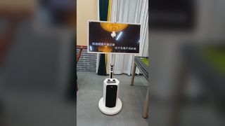 サウンドバー付き32インチスマートポータブルモニター