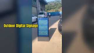 43 インチのポータブル バッテリー LCD 広告プレーヤー小売店 IP65 Outdo 用デジタル サイネージ ディスプレイ