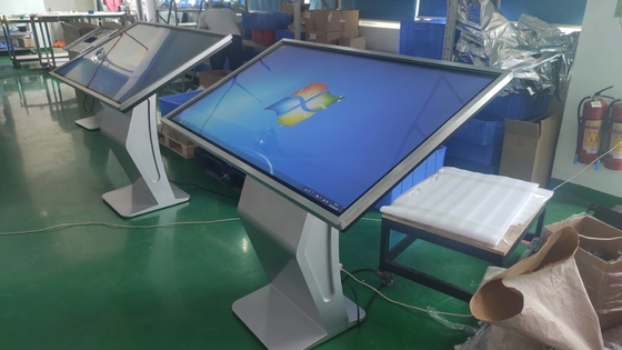 CE FCC LED 43インチ 広告キオスクディスプレイ インタラクティブタッチ デジタルシグネージ ビジネス広告のための窓システム