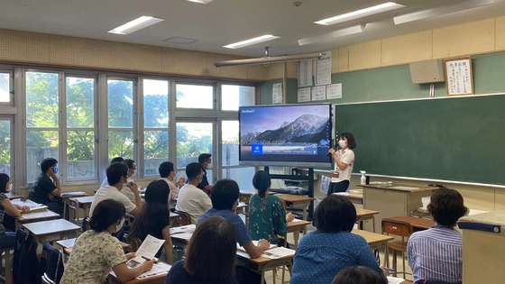 高精度2mm技術を持つAndroidインタラクティブホワイトボードテレビ
