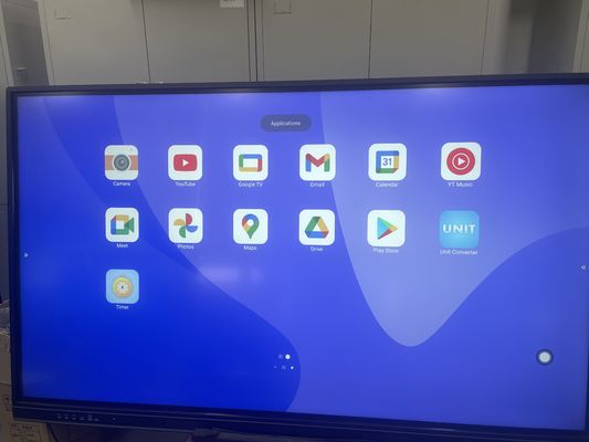 86インチのGoogle EDLA認定インタラクティブなスマートパネル 組み込みの楽しめるシステム付き Android 13 OPSスロット オプションカメラ&モバイルスタンド