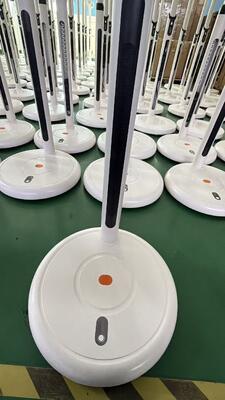 23.8インチ ワイヤレススマートスクリーンTV 静電容量式10点タッチ、内蔵バッテリー (5-6時間)