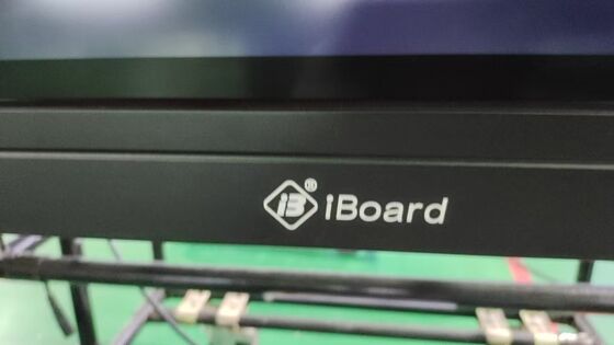 IBoard 競争可能なホワイトボードソリューション アンドロイド 16 インタラクティブなフラットパネル スマートボード ディスプレイ