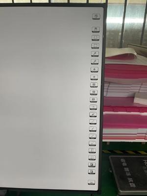 工場卸売 高い互換性 iBoard インタラクティブホワイトボード 教室での教育用 広視野角 インタラクティブ電子ホワイトボード